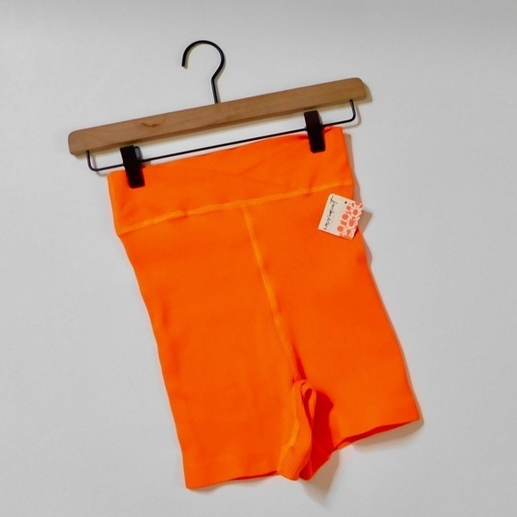 NWT!! FREE PEOPLE FP Movement Free Throw Shorts Burning Up Orange X-Small - Picture 3 of 15